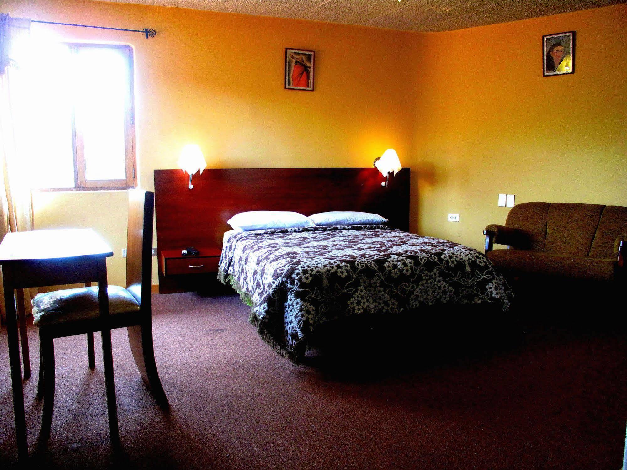 Aqua Hostal Mabel Cuenca Ngoại thất bức ảnh
