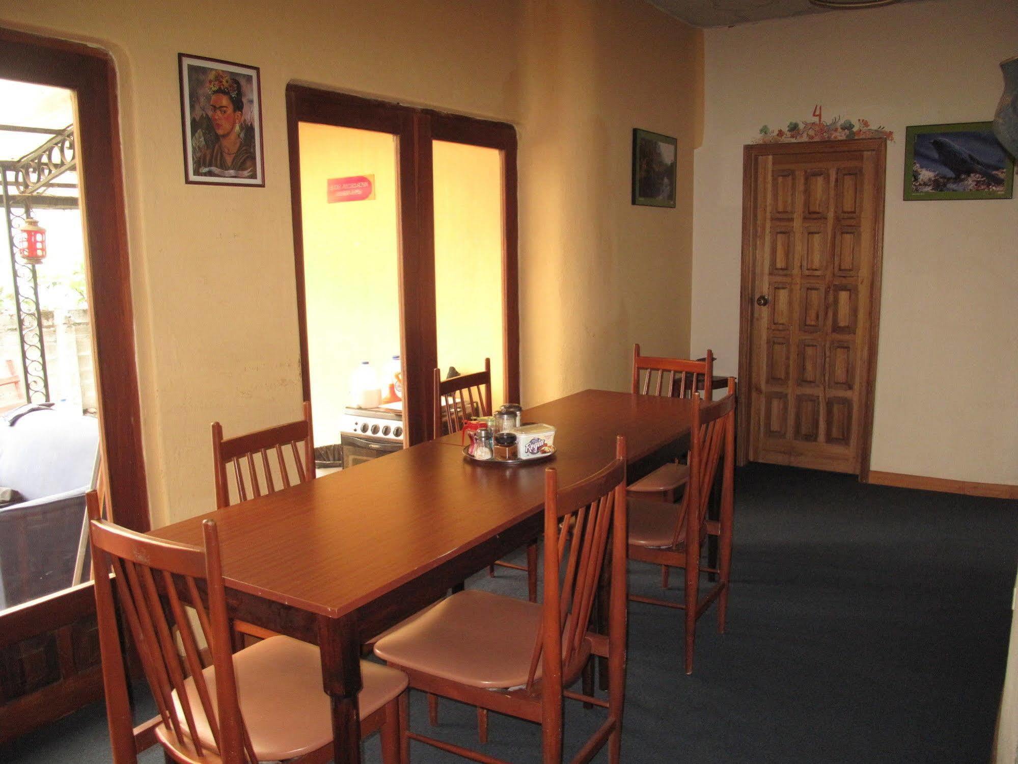 Aqua Hostal Mabel Cuenca Ngoại thất bức ảnh